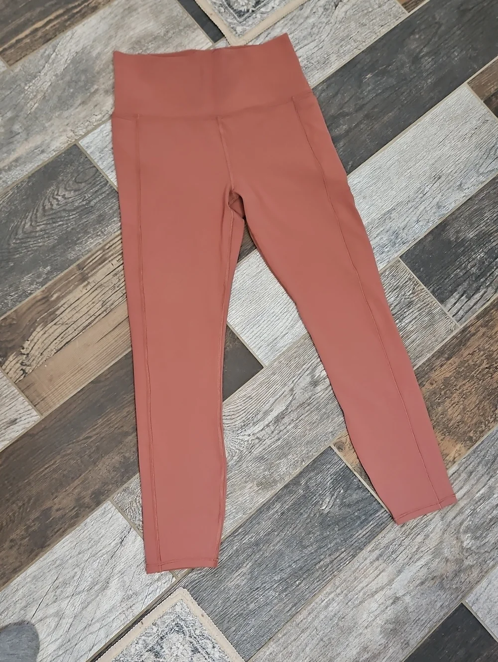 Vuori High-Waist Leggings in Terracotta